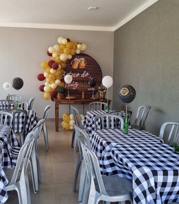 Salão coberto do Espaço Florenza decorado para uma festa de aniversário
